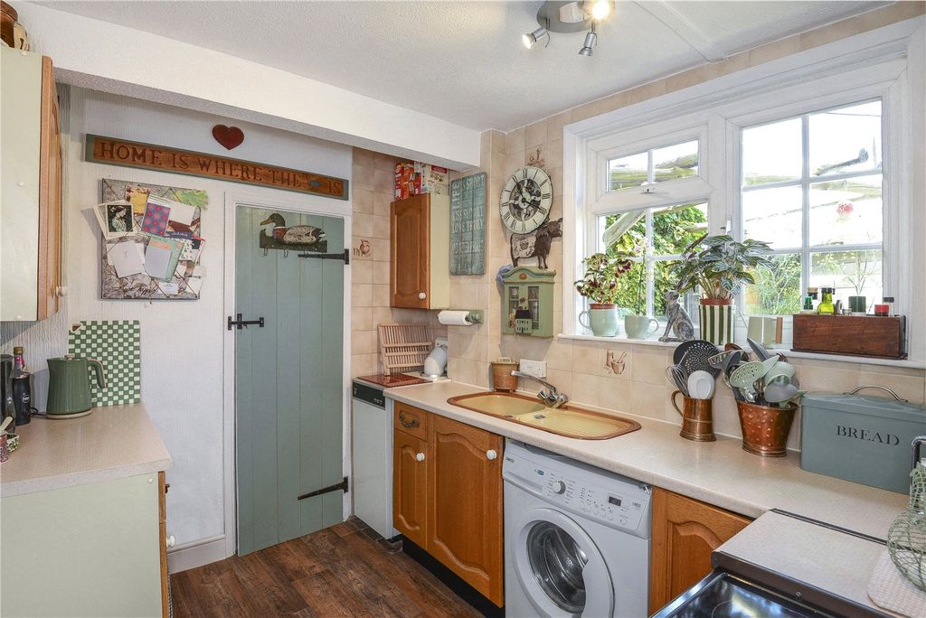 Property photo 3 of 17 Picture No. 10