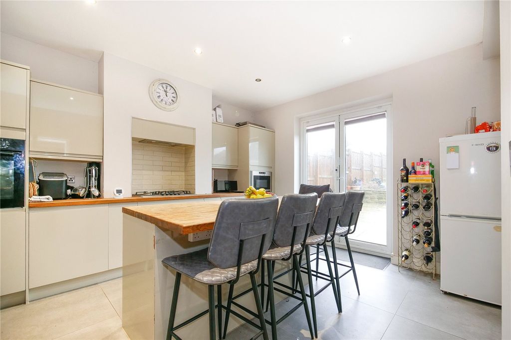 Property photo 3 of 20 Picture No. 01