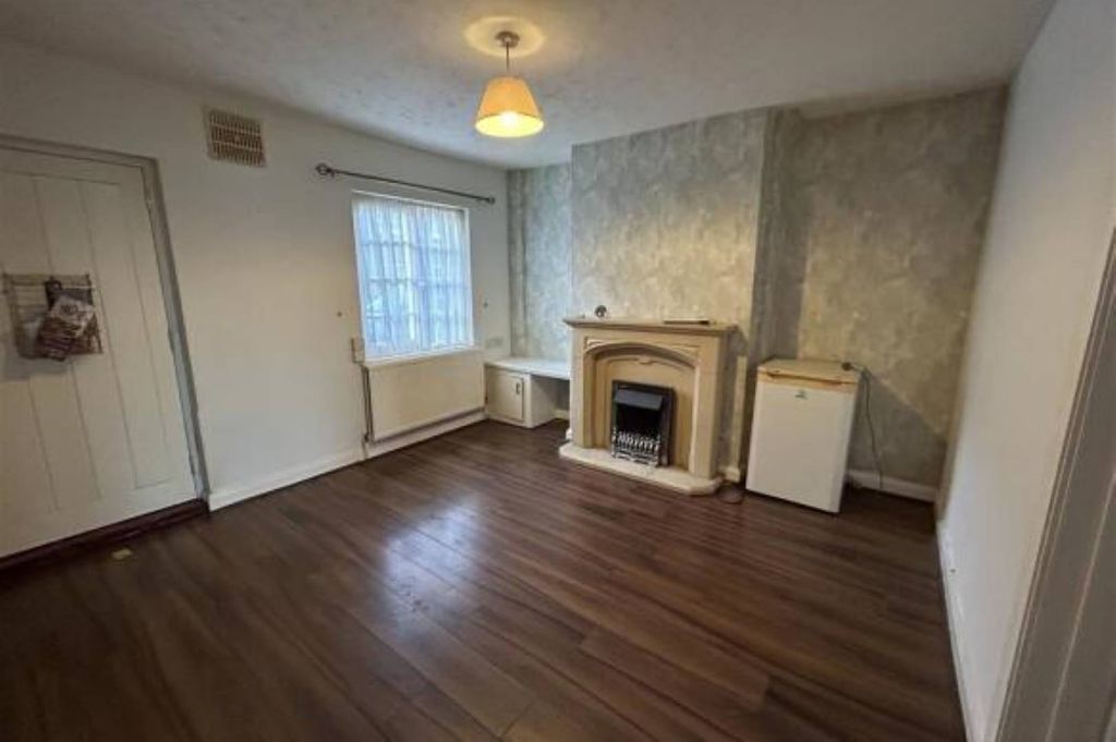 Property photo 2 of 7