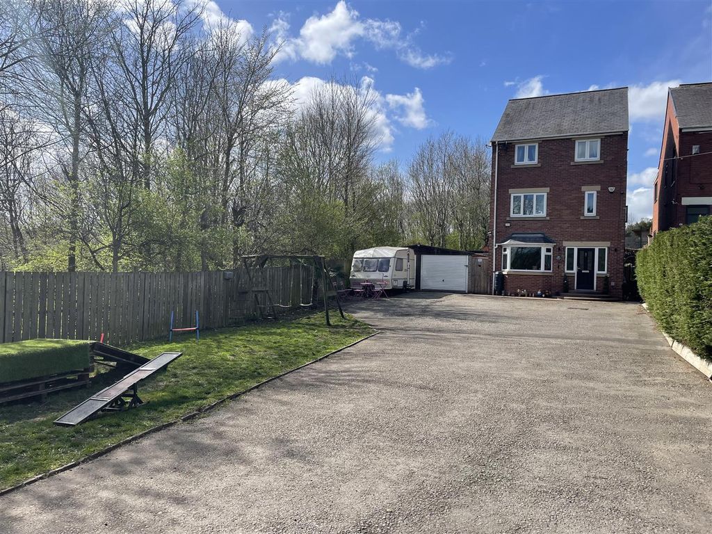 Property photo 1 of 20 How.Jpeg