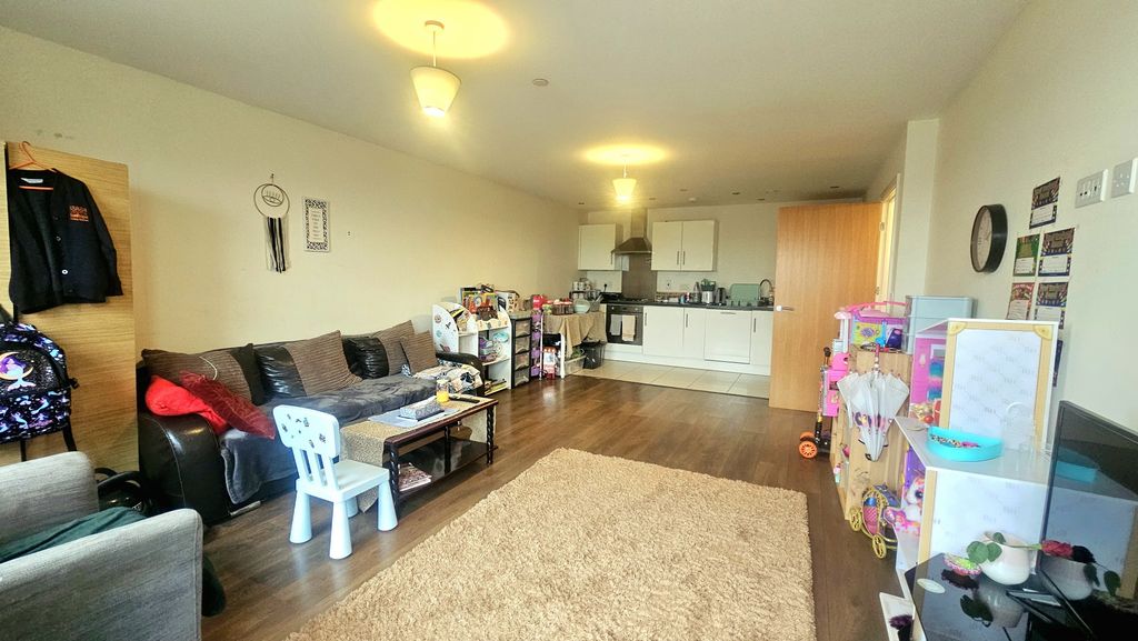 Property photo 3 of 12