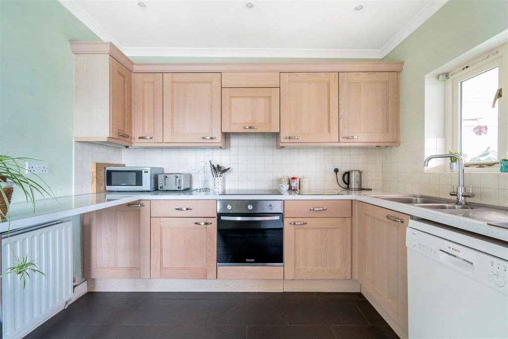 Property photo 3 of 25 1250773 (12)c.Jpg