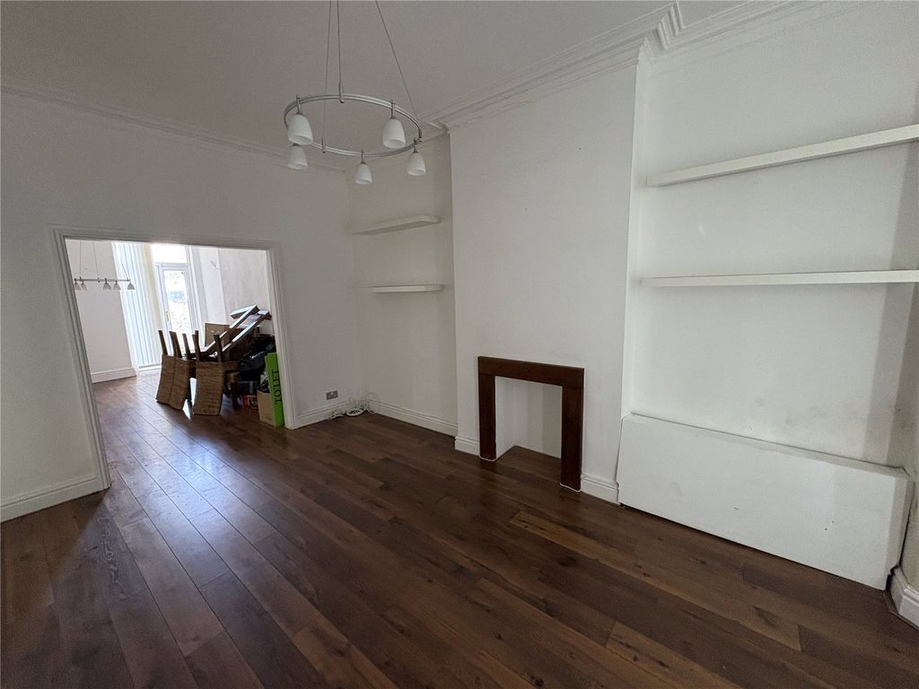 Property photo 3 of 15 Picture No. 01