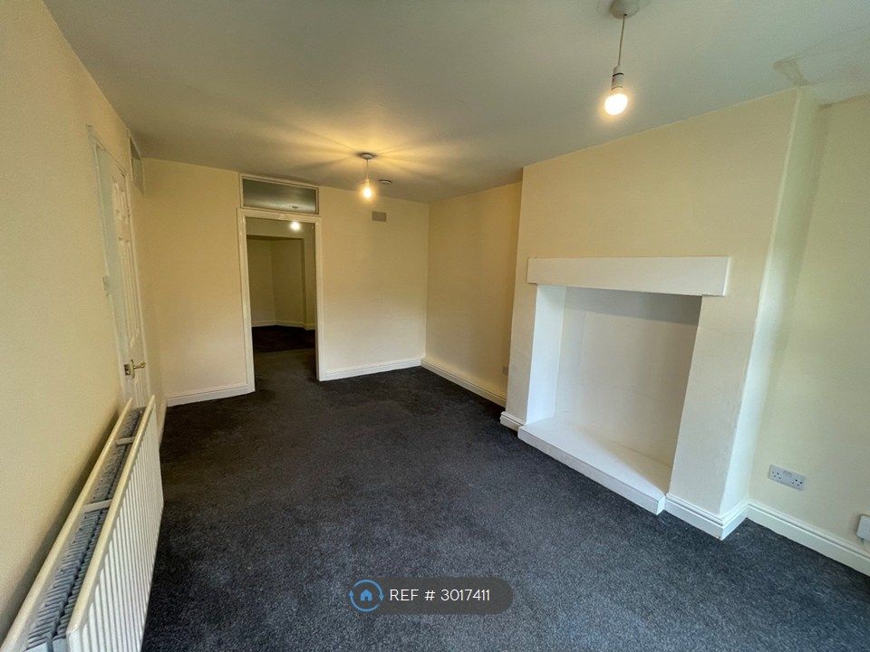 Property photo 2 of 12 Living Room
