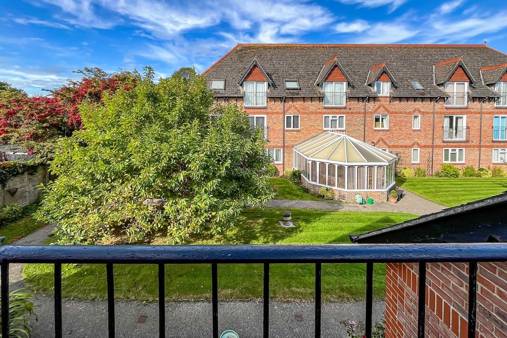 Property photo 2 of 15 Picture No. 26