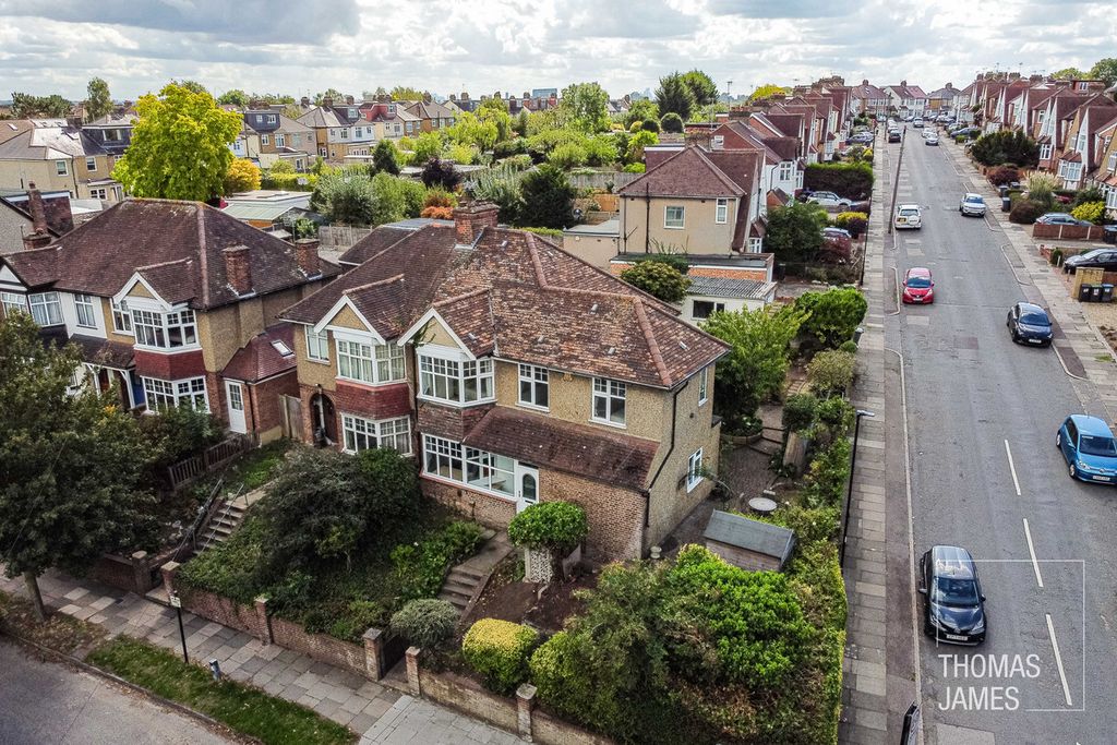 Property photo 1 of 27