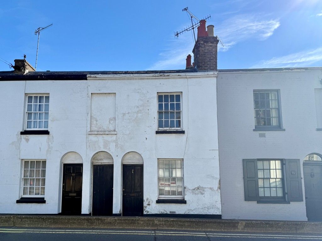 Property photo 1 of 10 Terrace House
