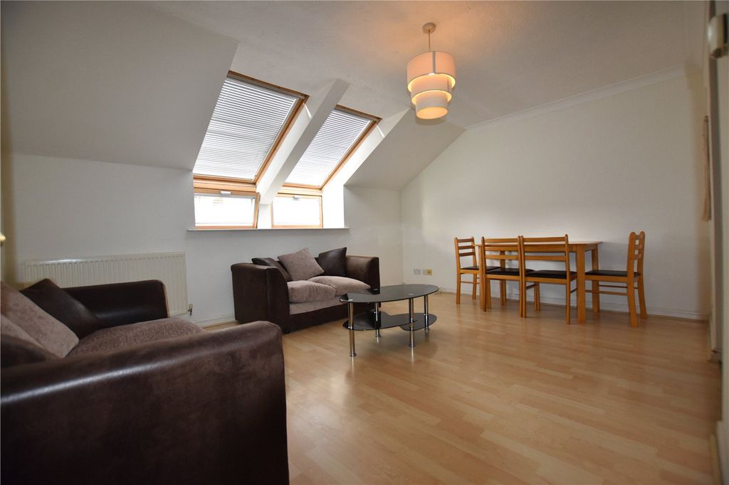 Property photo 3 of 8 Picture No. 21