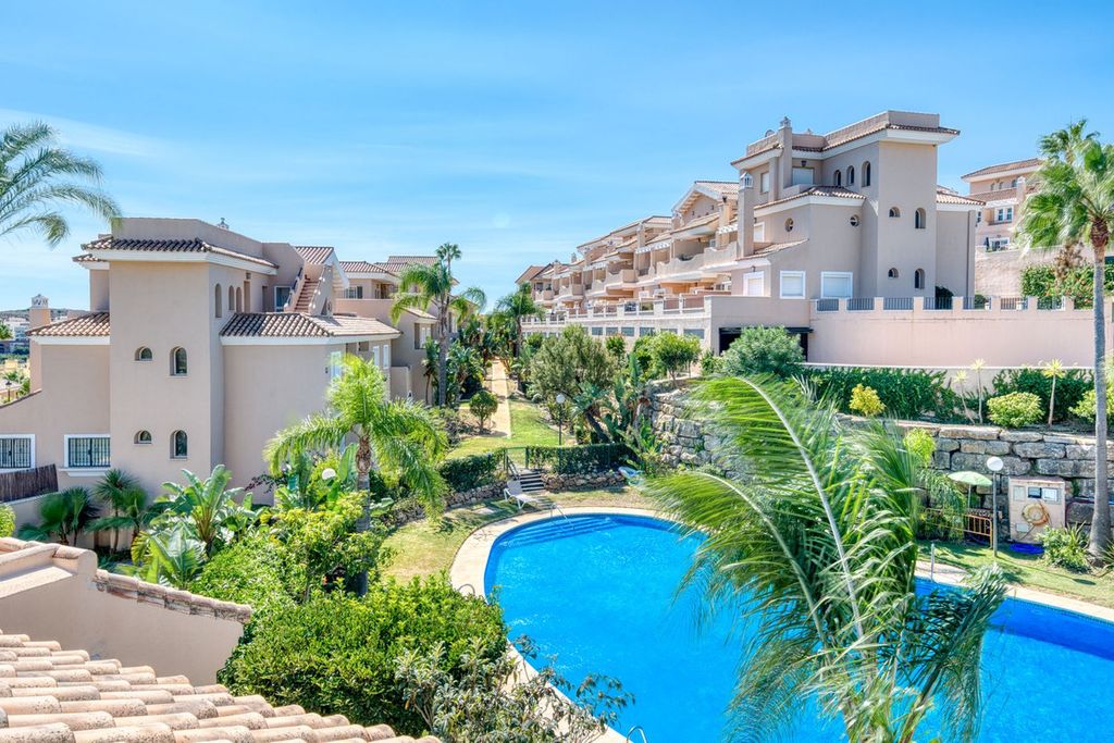 Property photo 2 of 43