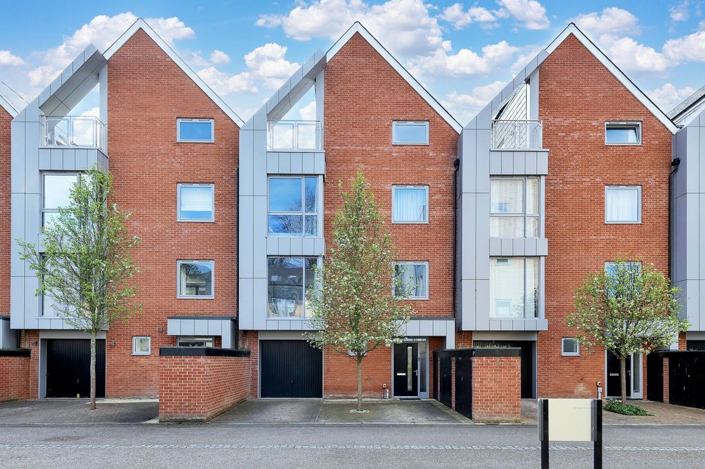 Property photo 1 of 23