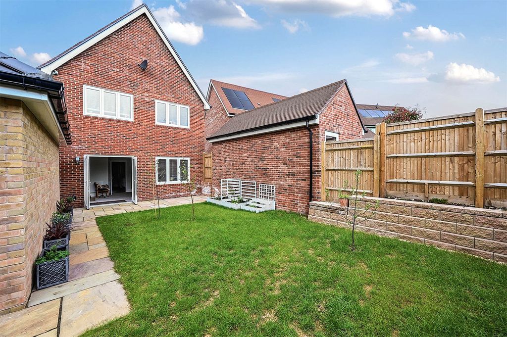 Property photo 3 of 13 Picture No. 18