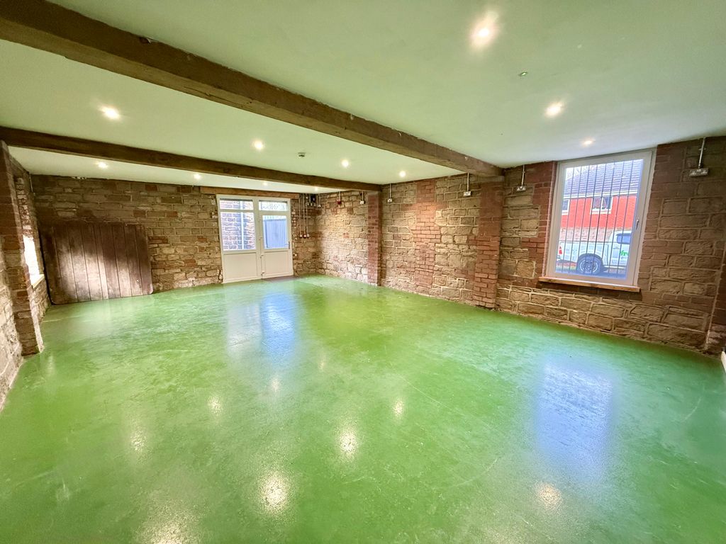 Property photo 1 of 4