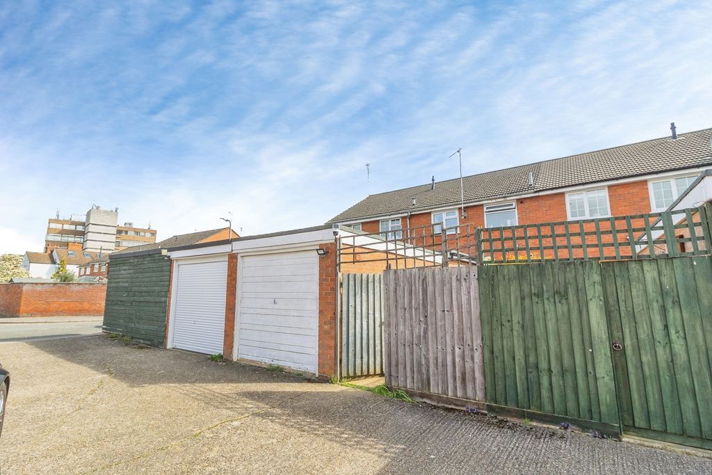 Property photo 1 of 19 Pbox-Img.Jpg