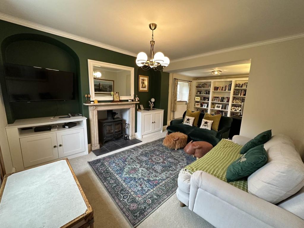Property photo 2 of 20 Sitting Room