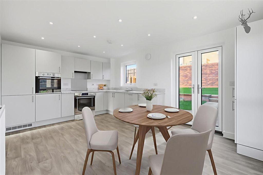 Property photo 2 of 25