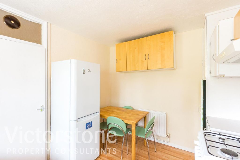 Property photo 3 of 8 1507984