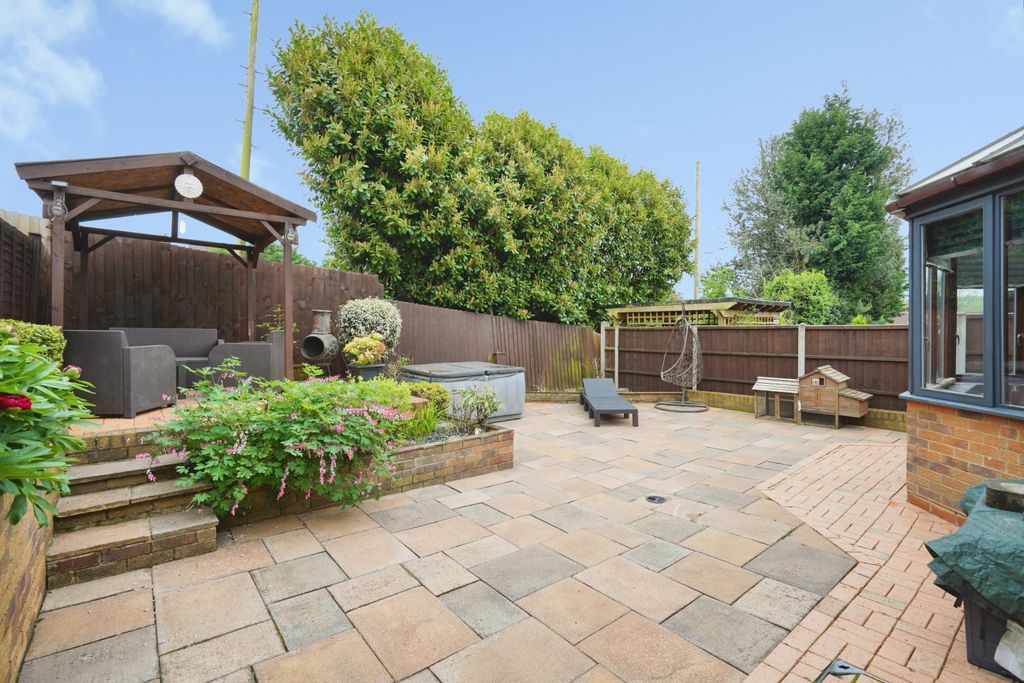 Property photo 3 of 12