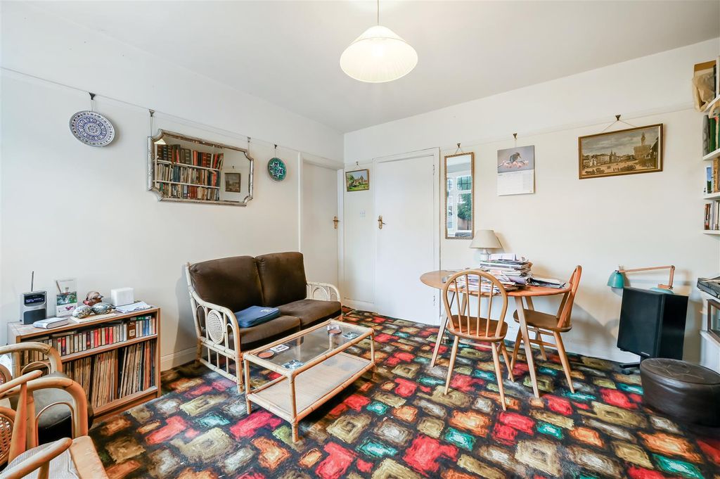 Property photo 3 of 9