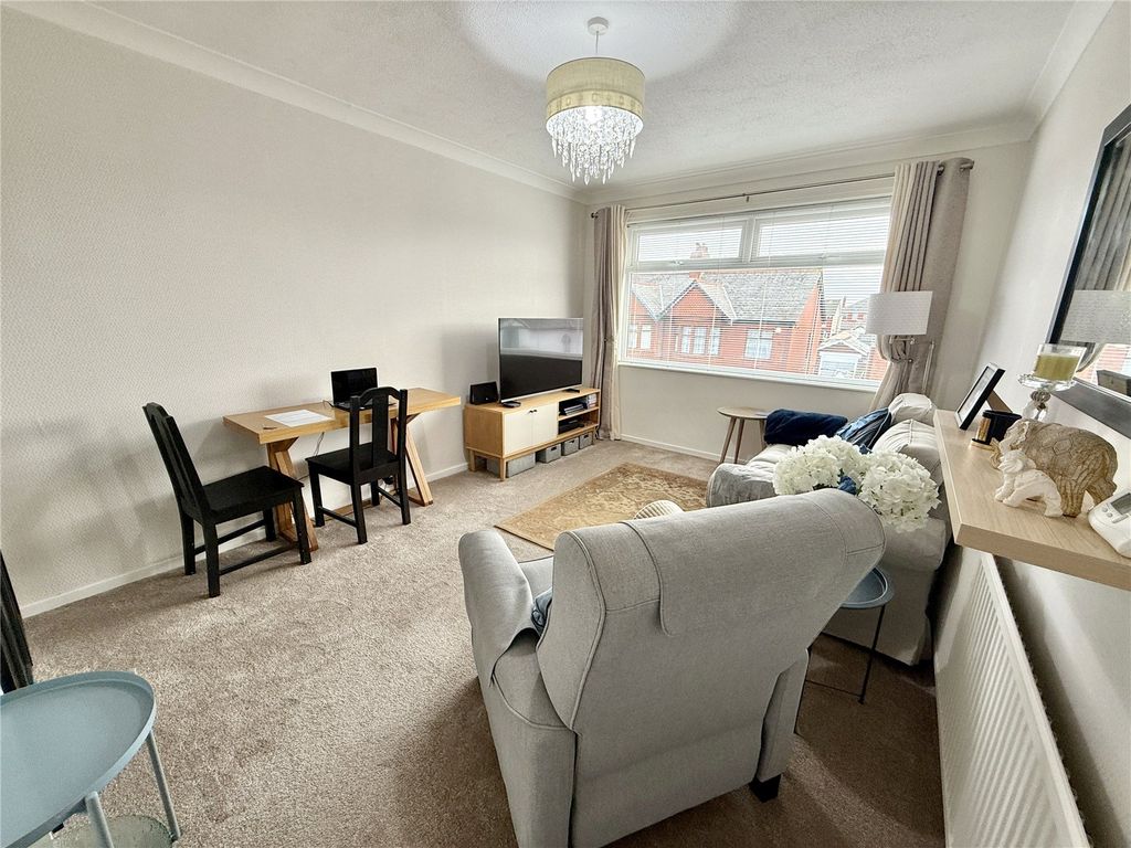 Property photo 3 of 13 Picture No. 10