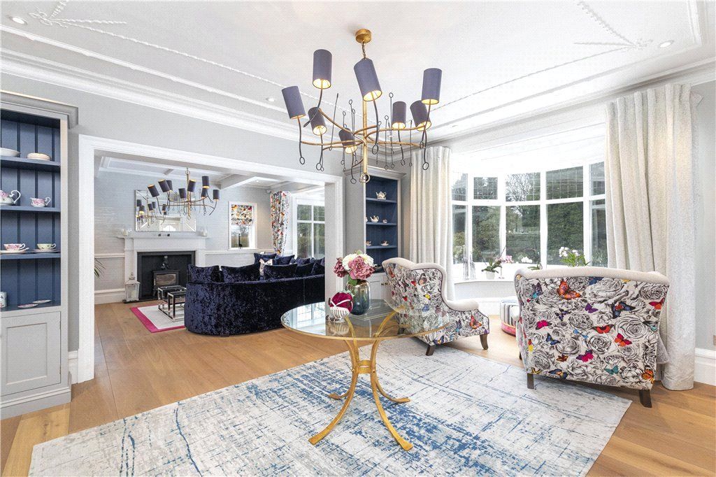 Property photo 3 of 16 Sitting Room