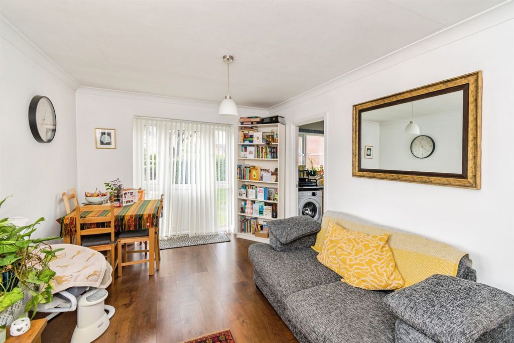 Property photo 3 of 11