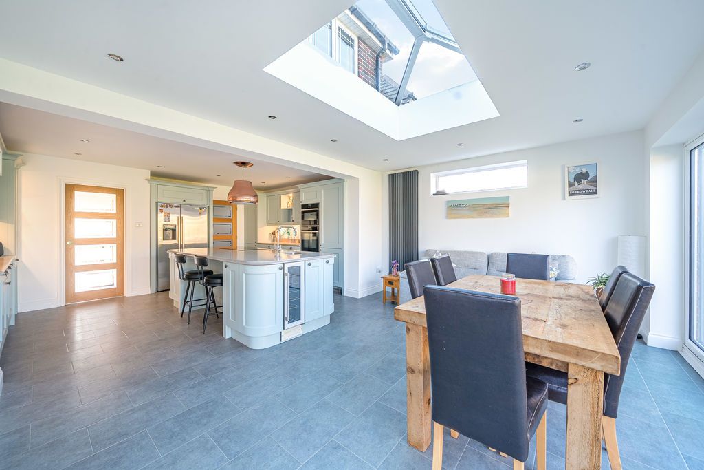 Property photo 3 of 21 Kitchen/Dining Room