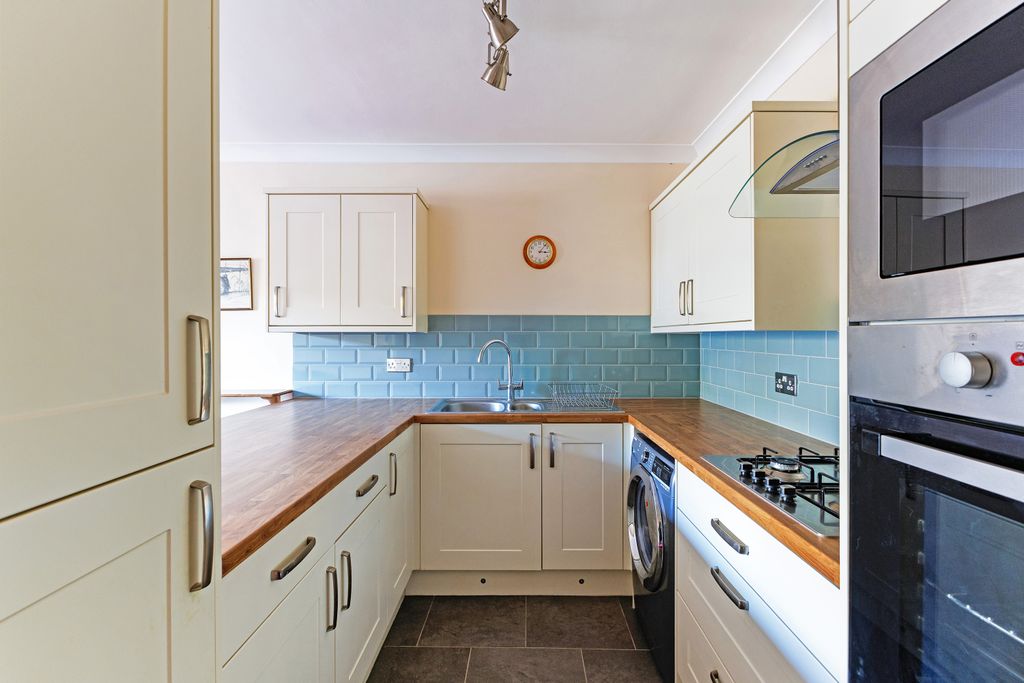 Property photo 2 of 9