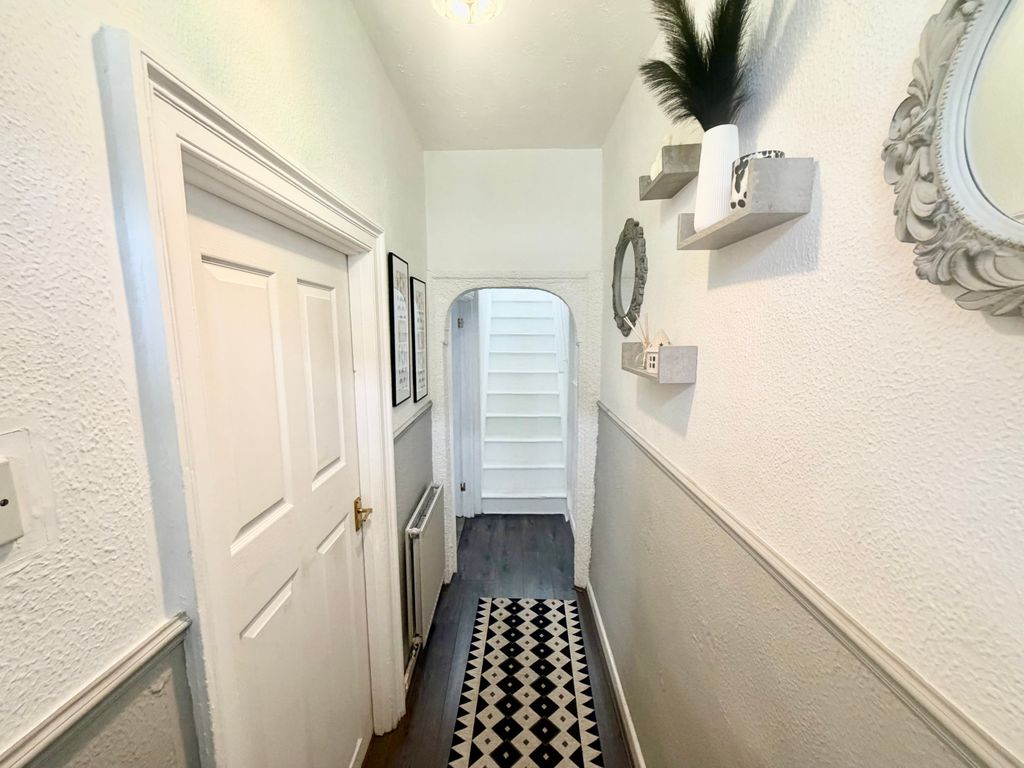 Property photo 2 of 29