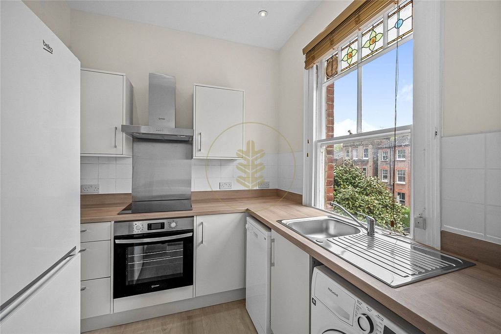 Property photo 3 of 8 Picture No. 14