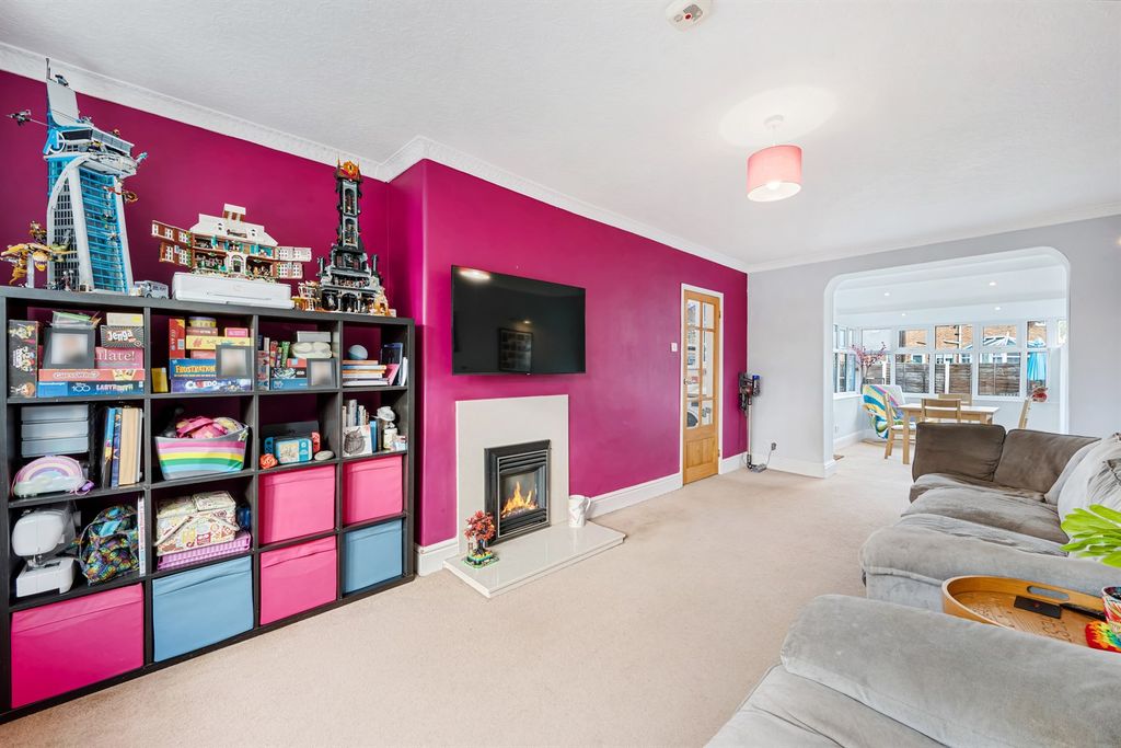 Property photo 3 of 19 Living Room