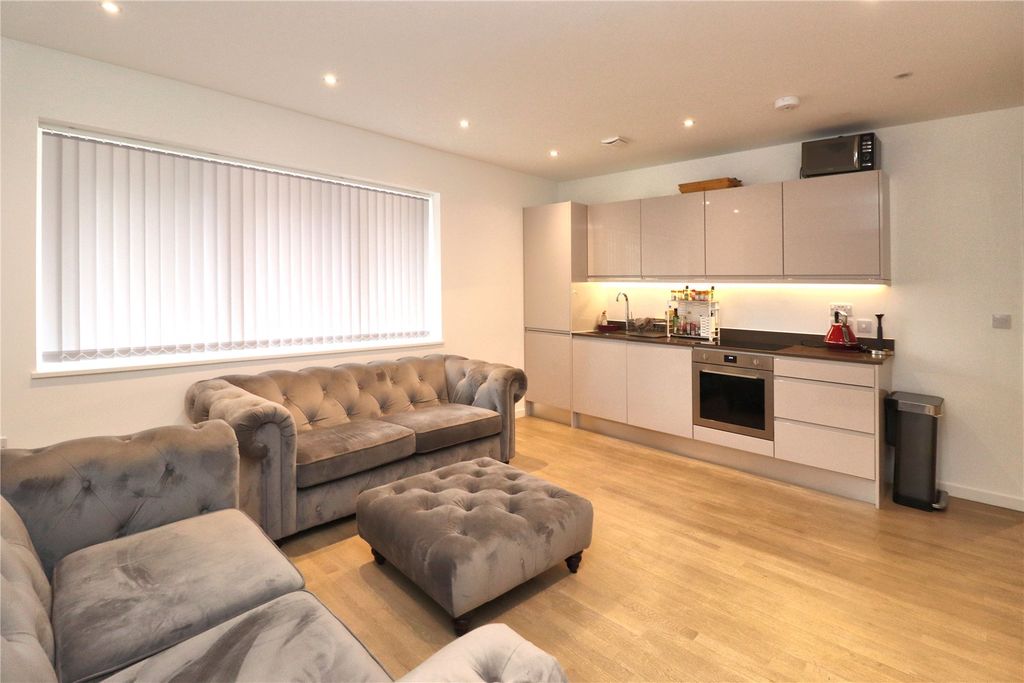 Property photo 2 of 9 Picture No. 27