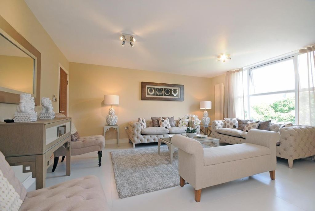 Property photo 1 of 10 Bto460F6Mkon_Ewr-Cmlcg.Jpeg