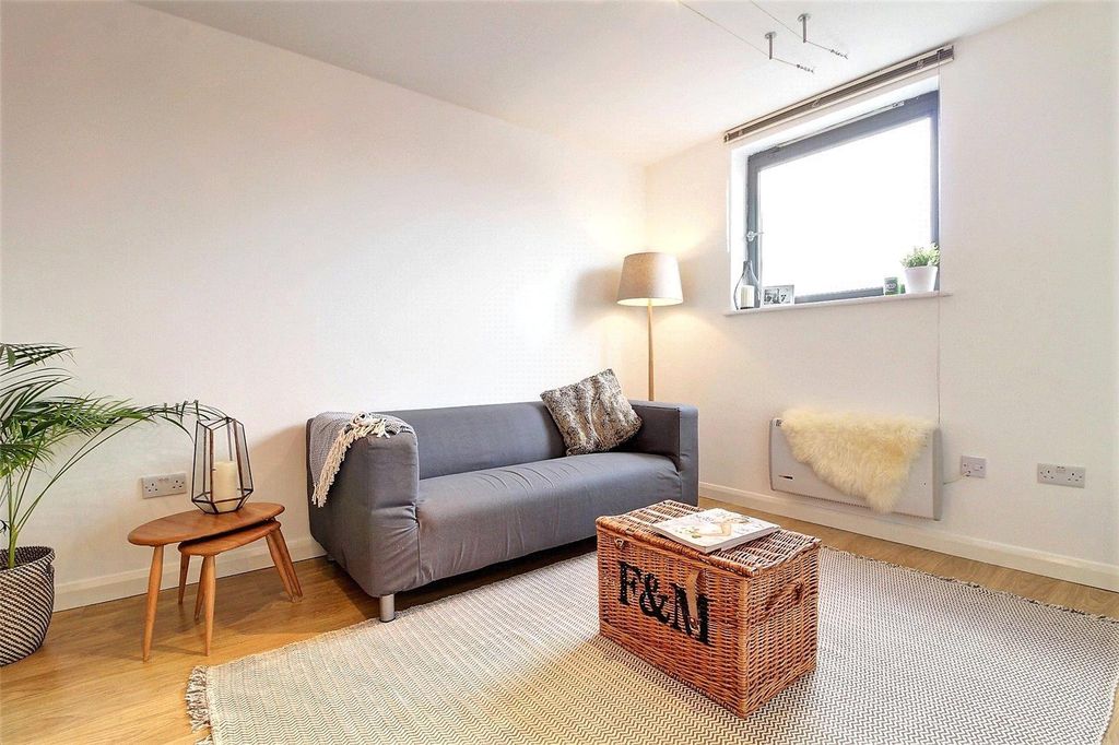 Property photo 2 of 22