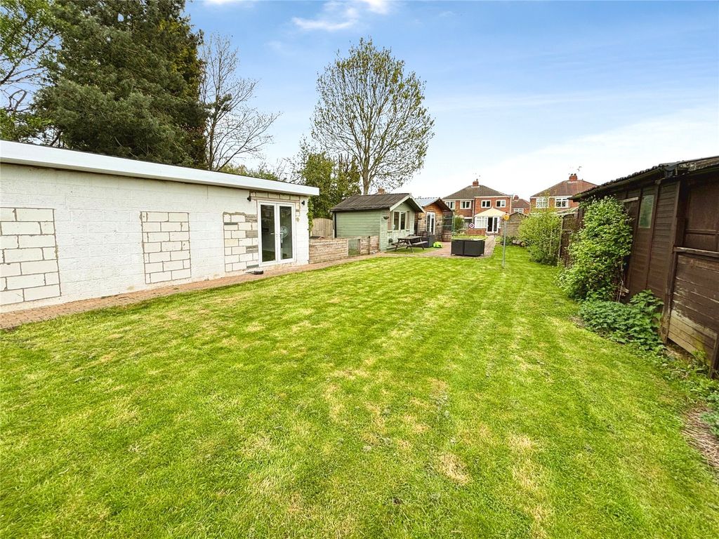 Property photo 3 of 25 Gardens