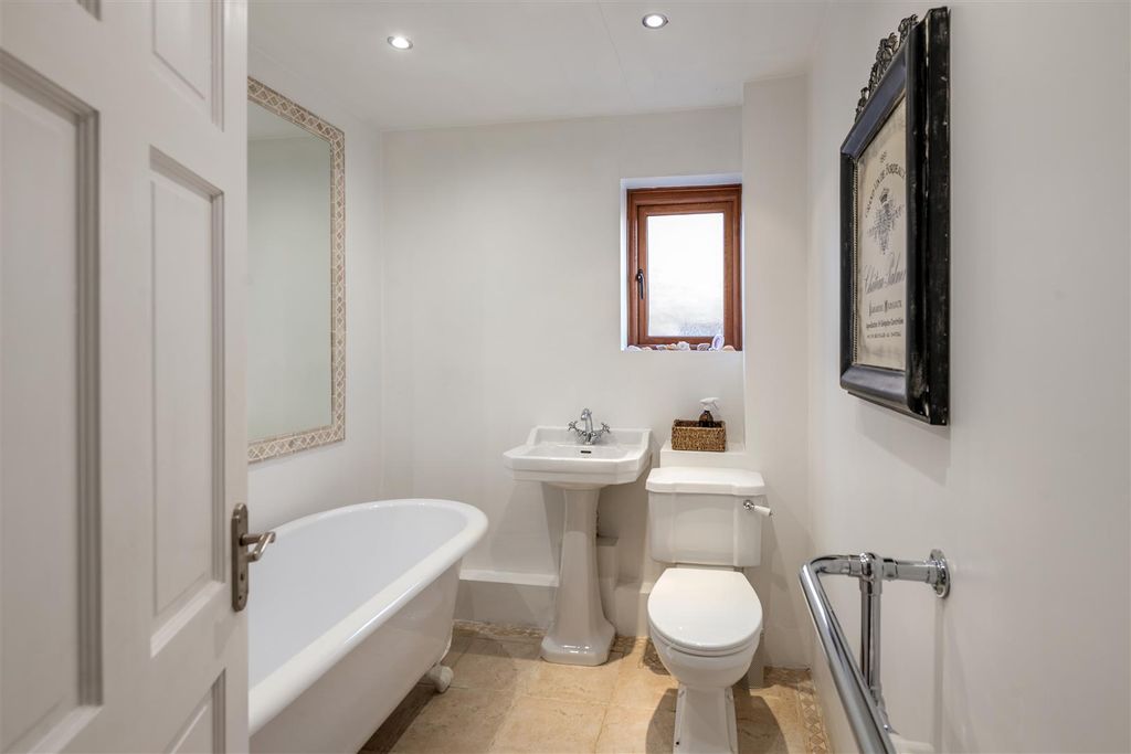 Additional image 16 of 6 bed detached house for saleCrawley Lane, Crawley RH10