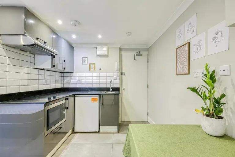 Property photo 3 of 5