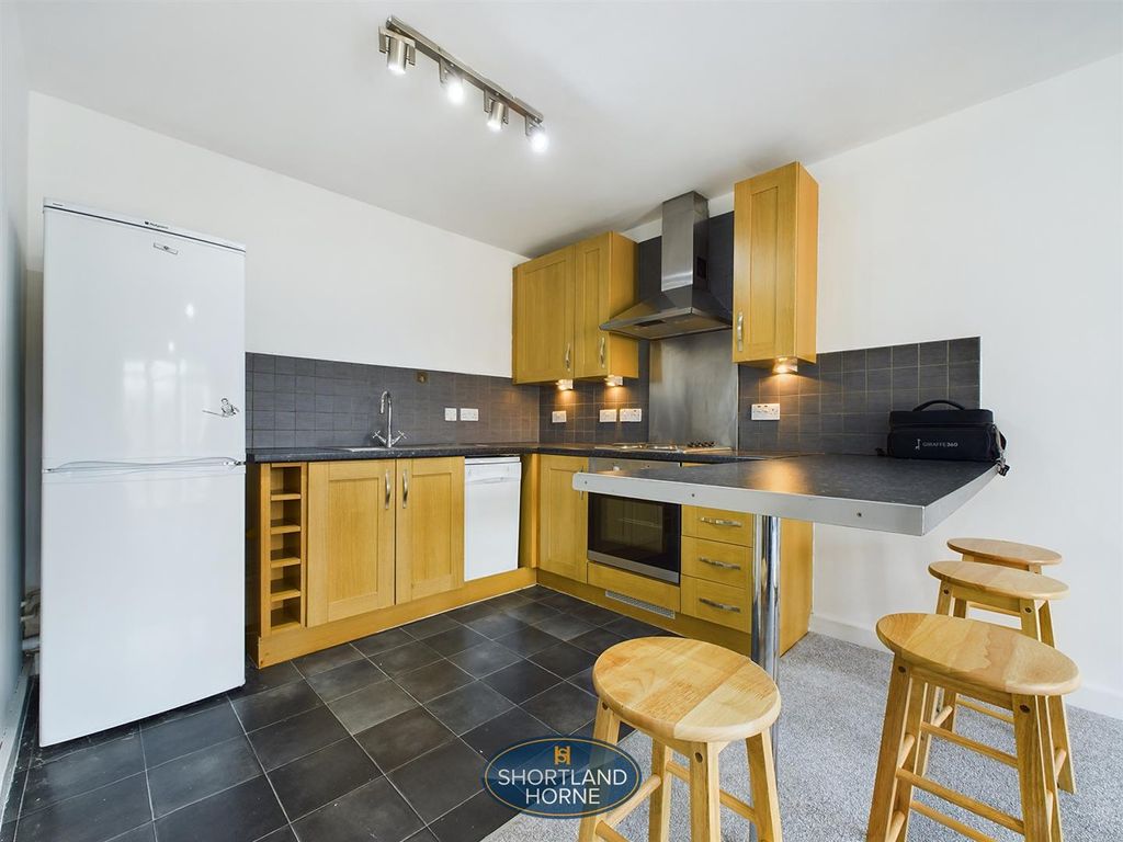 Property photo 2 of 10 Cam01906G0-Pr0061-Still006.Jpg