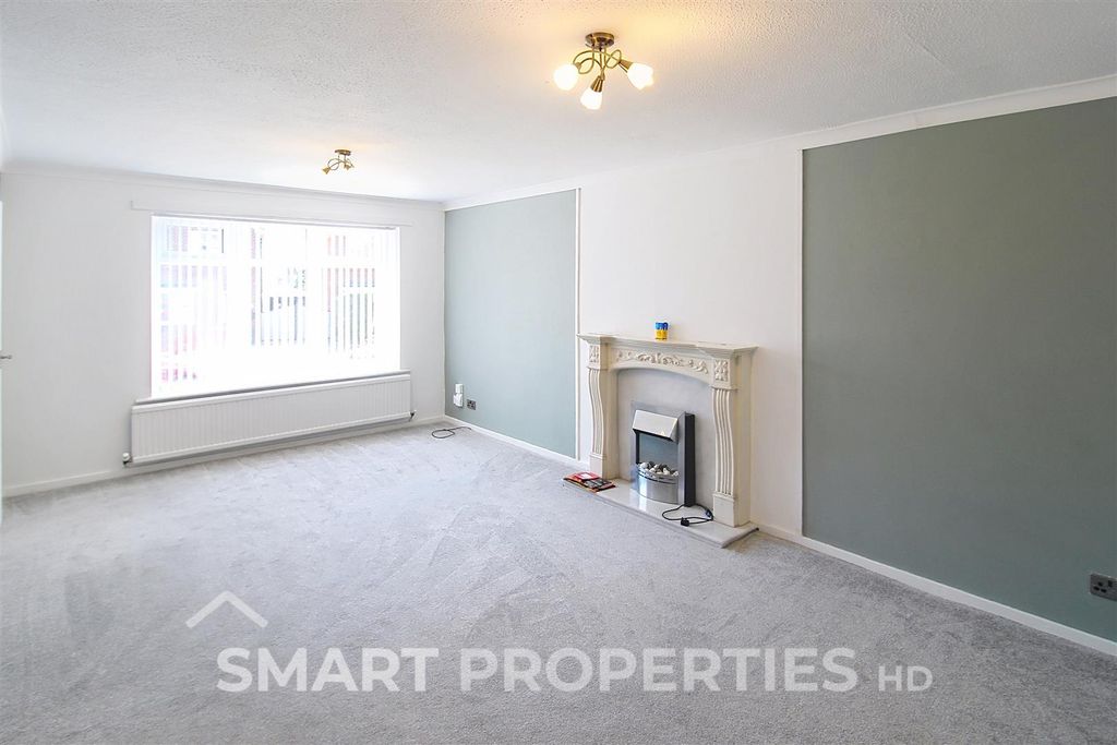 Property photo 3 of 14 33-Steeplands_00010.Jpg