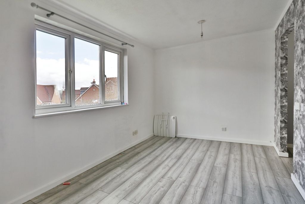 Property photo 3 of 6 3966537