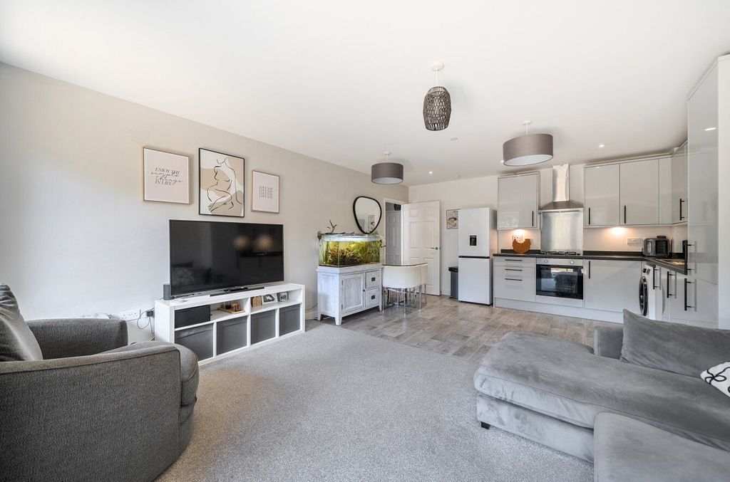 Property photo 2 of 13 1486264-17-6A563A...
