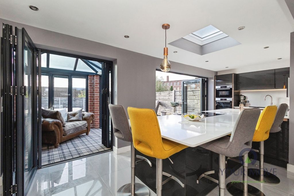 Property photo 3 of 12 Pbox-Img.Jpg