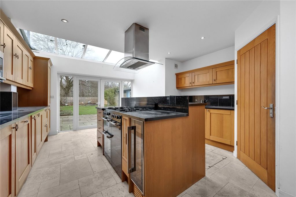 Property photo 3 of 16 Picture No. 22