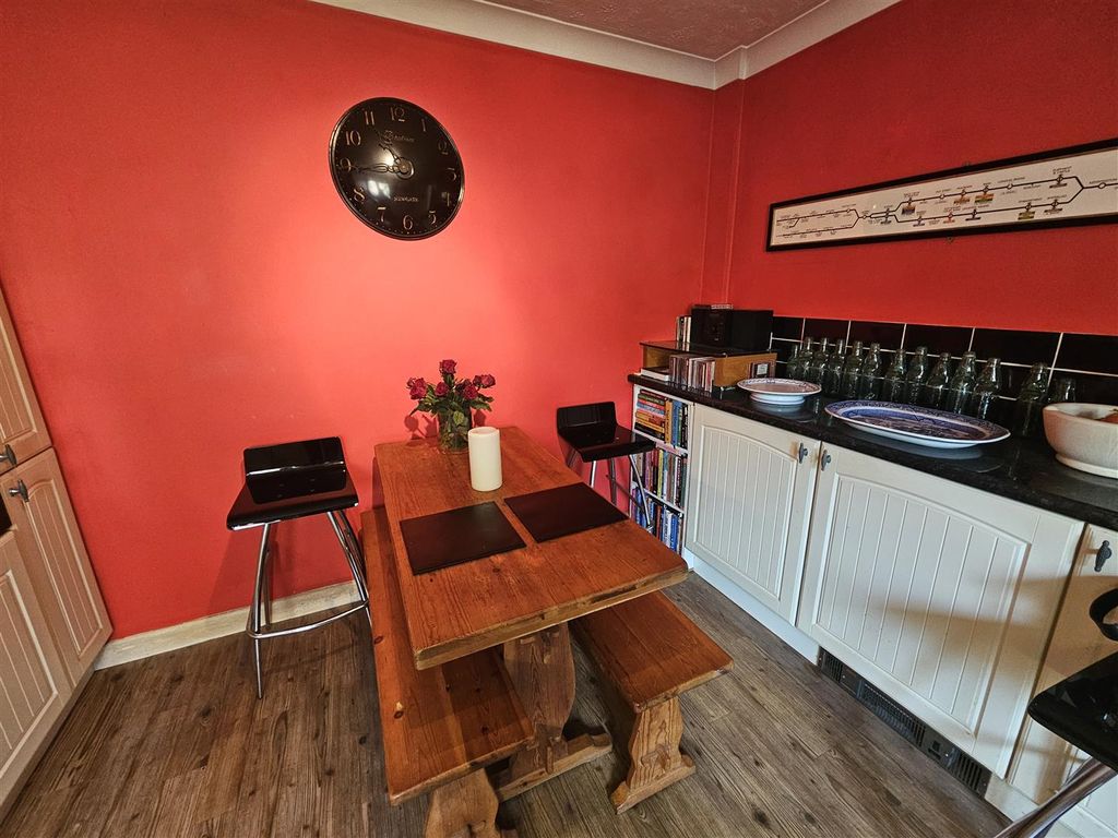 Property photo 3 of 22 Breakfast Area.Jpg