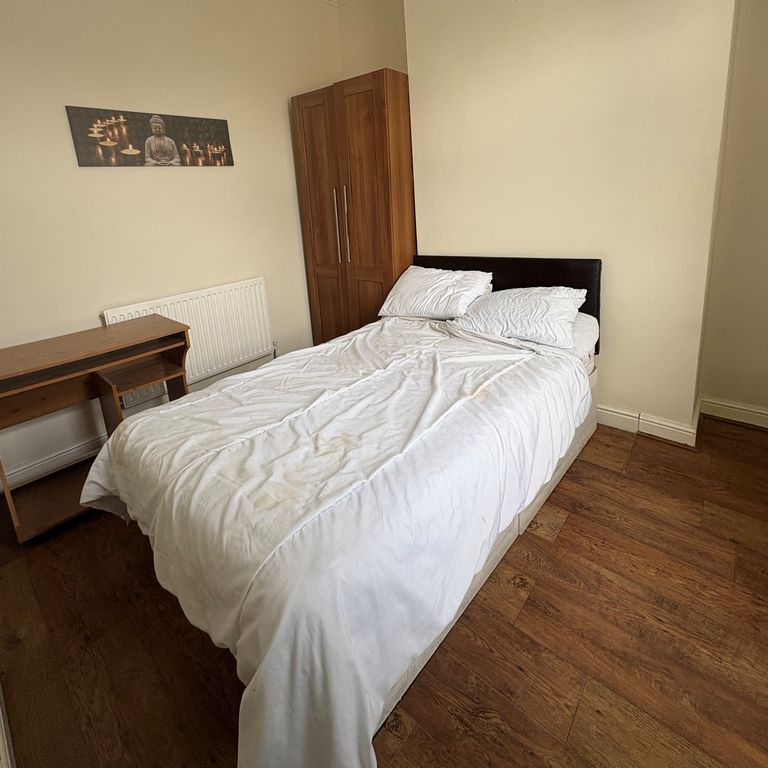 Property photo 3 of 5