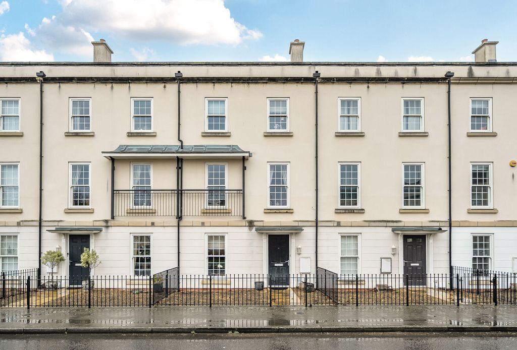 Property photo 1 of 16 1403103-1-69821c2...