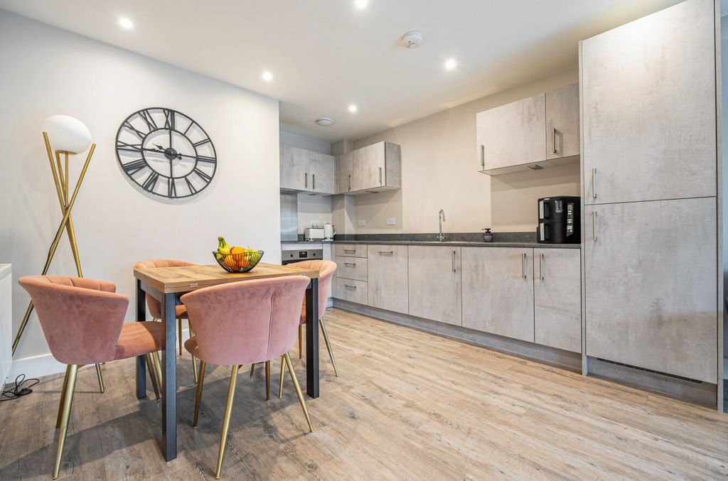 Property photo 2 of 12 1435627-8-69cd424...