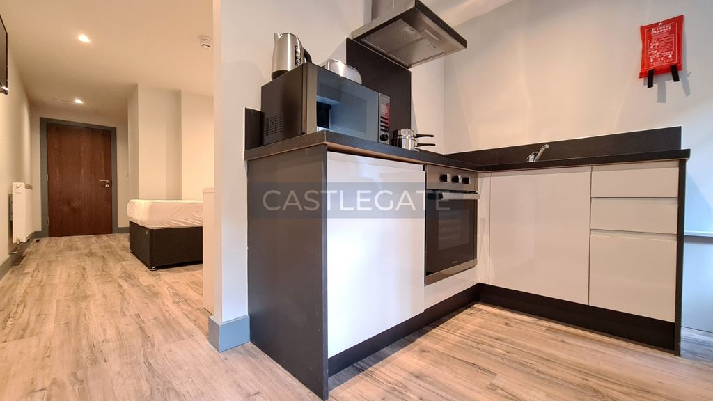 Property photo 1 of 8 Room 12, Renaissance Works, 105 New Street, Huddersfield, HD1 2As (4)