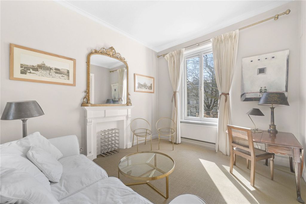 Property photo 3 of 15 Picture No. 02