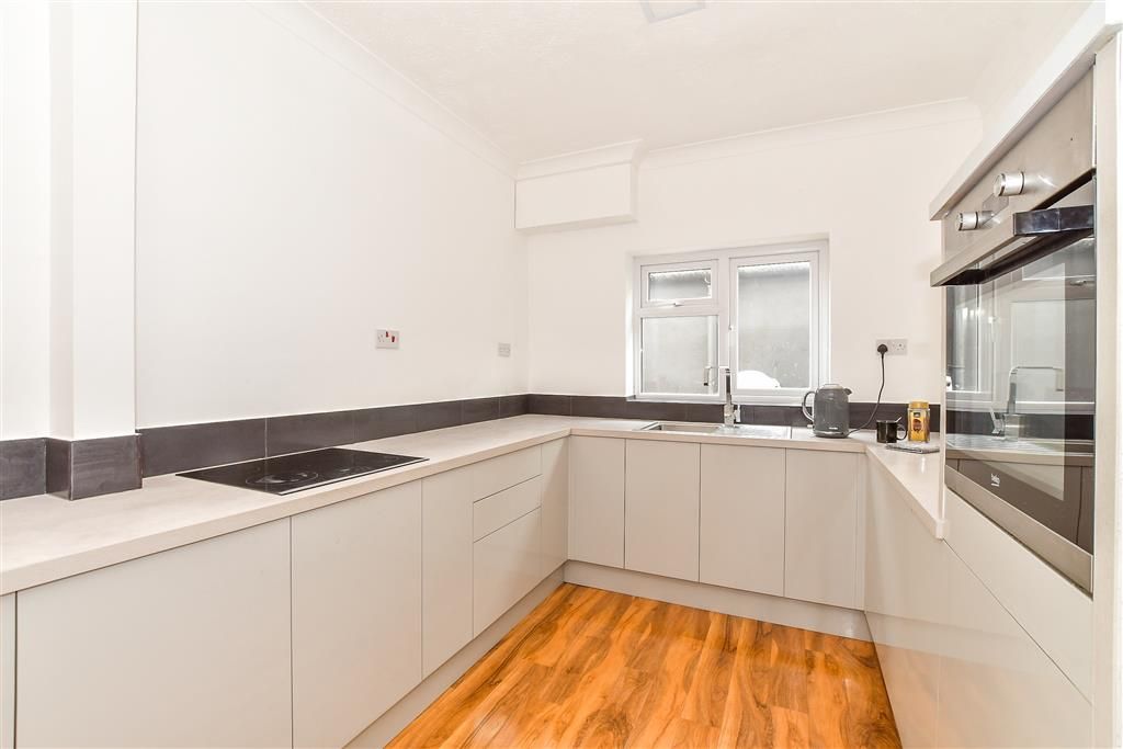 Property photo 2 of 11 Kitchen