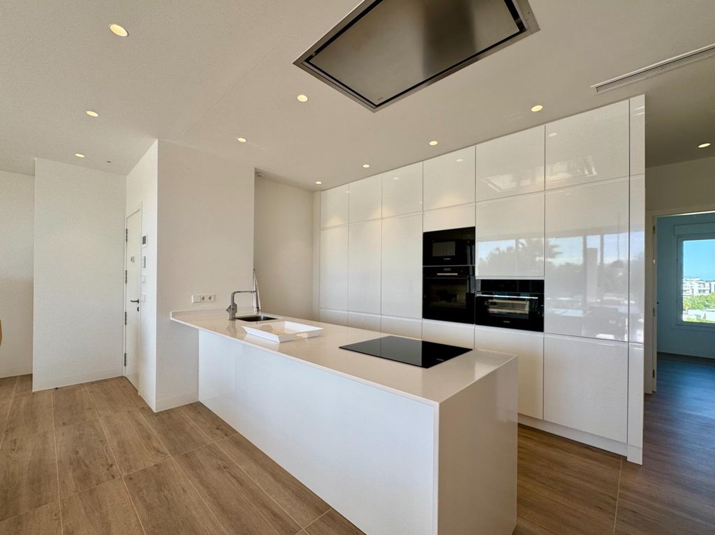 Property photo 2 of 33